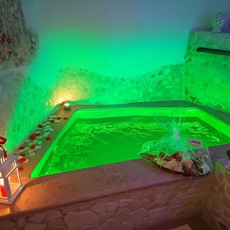 Suite 800 Остуни Екстериор снимка