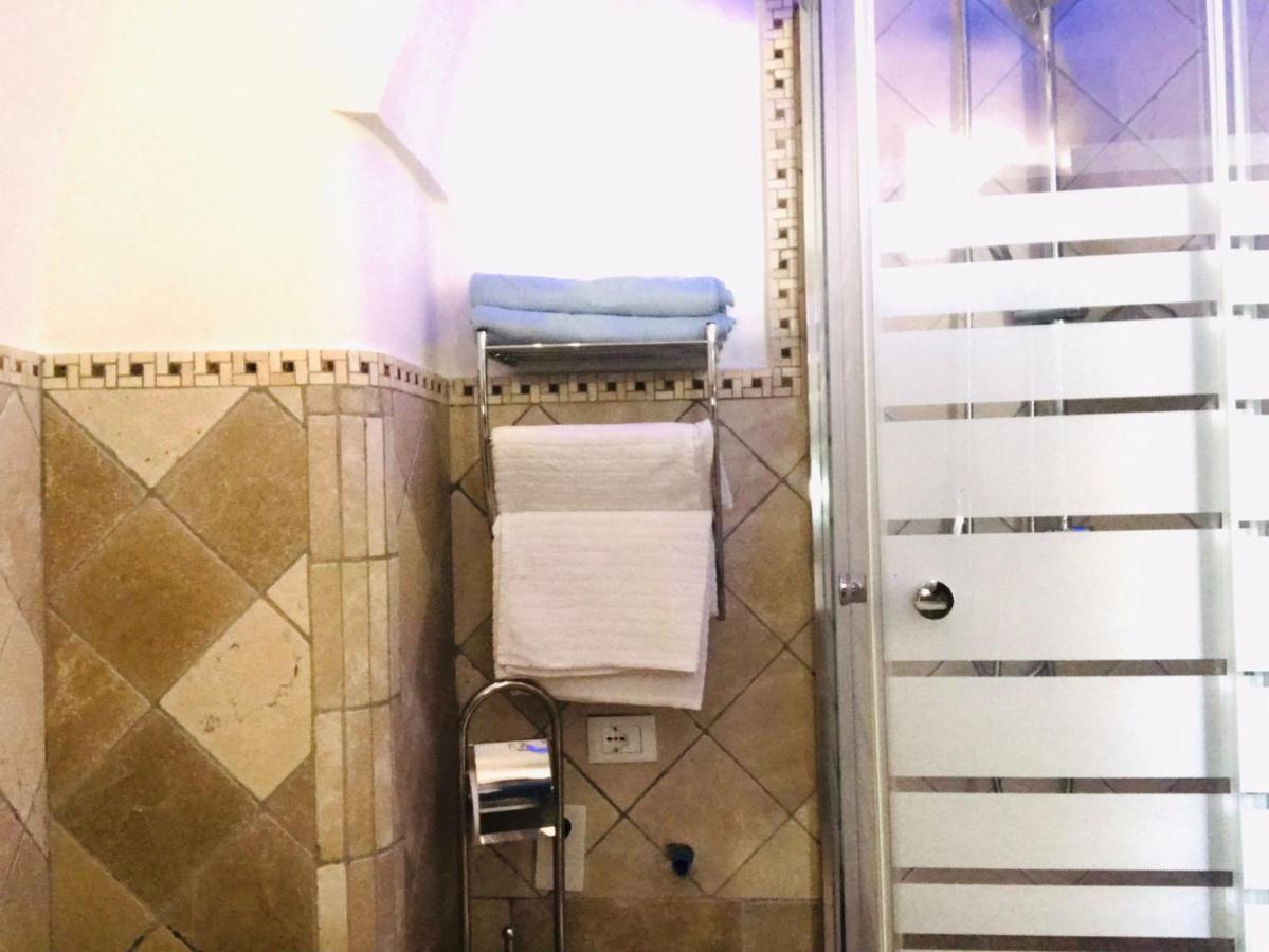 Suite 800 Остуни Екстериор снимка