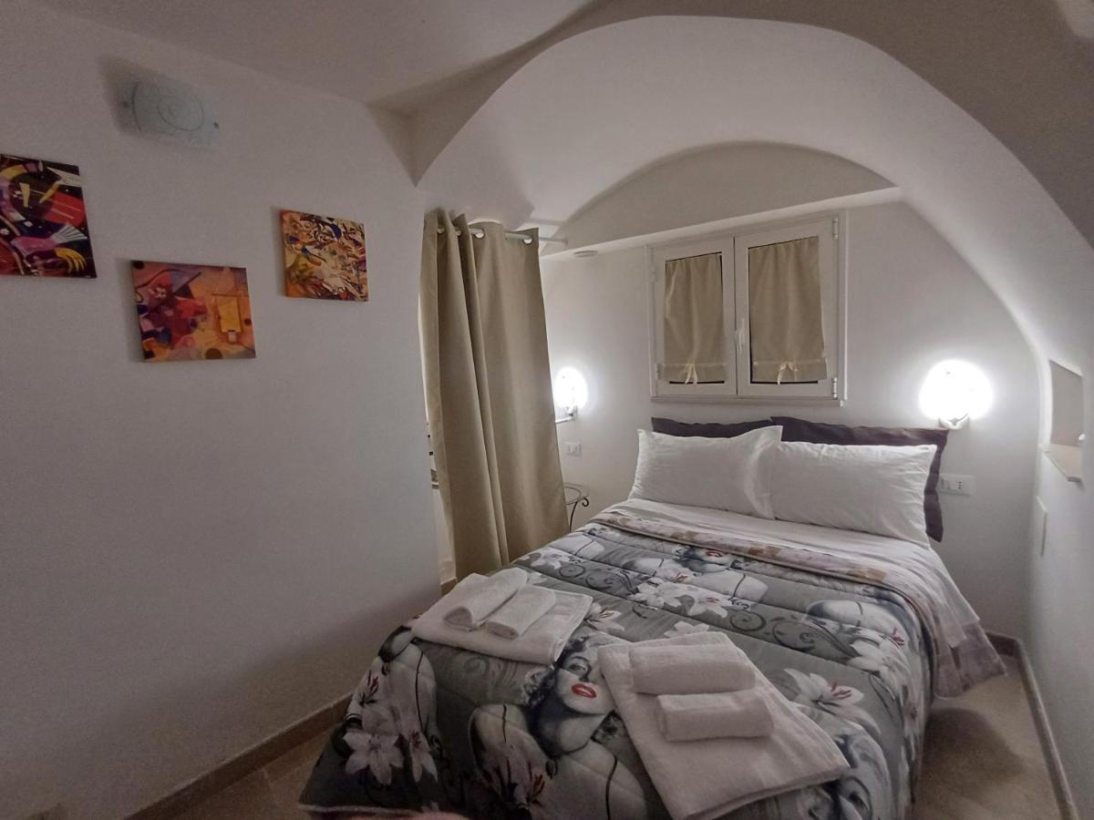 Suite 800 Остуни Екстериор снимка