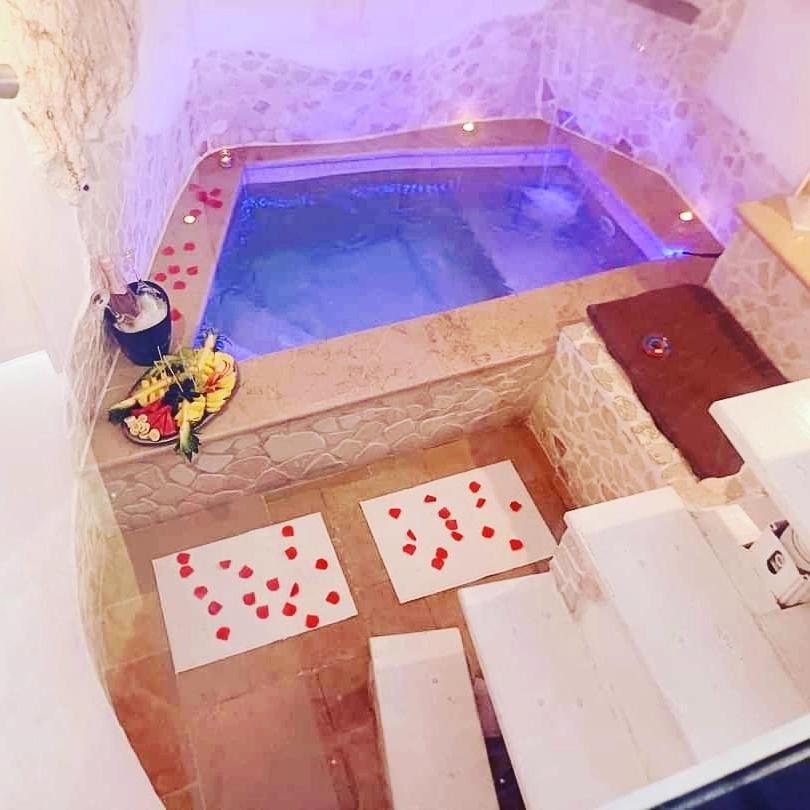 Suite 800 Остуни Екстериор снимка