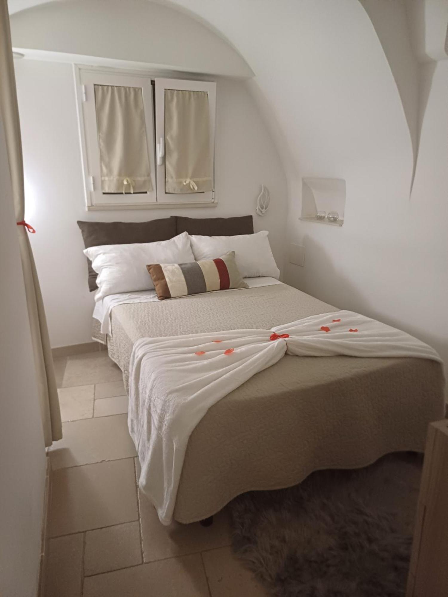 Suite 800 Остуни Екстериор снимка