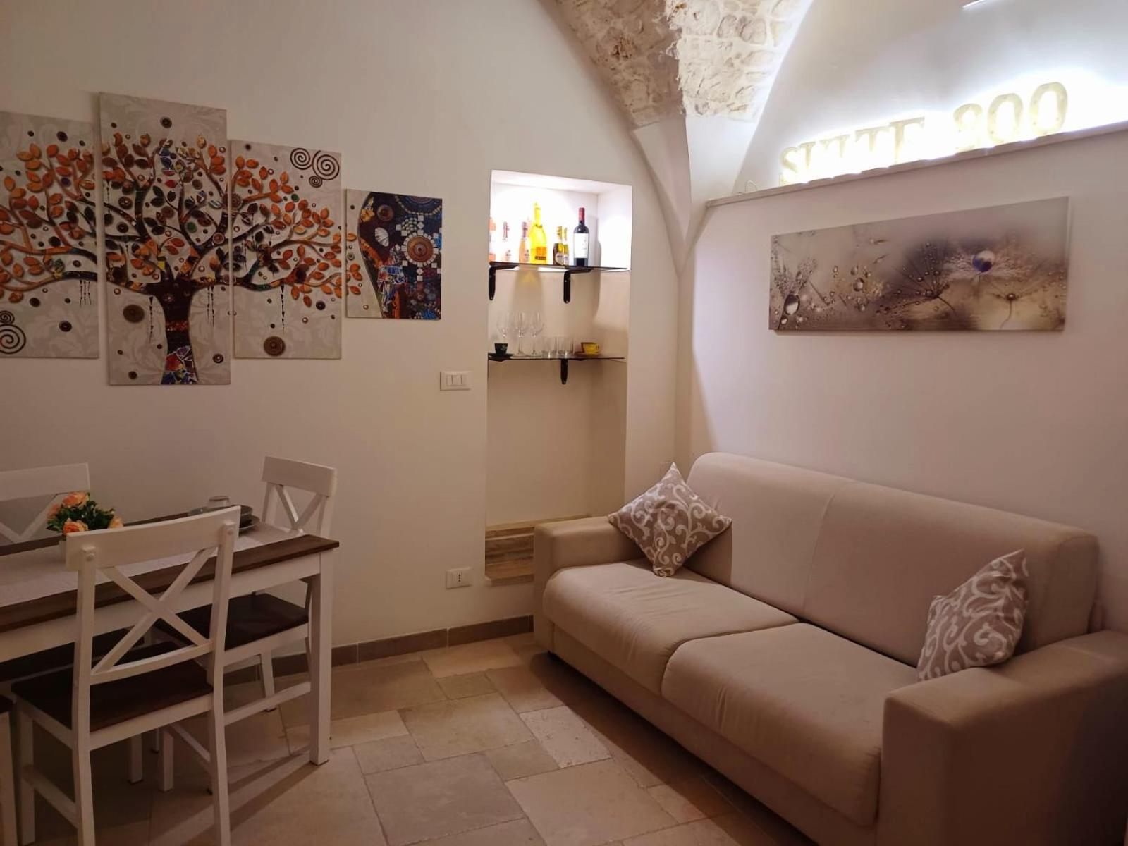 Suite 800 Остуни Екстериор снимка