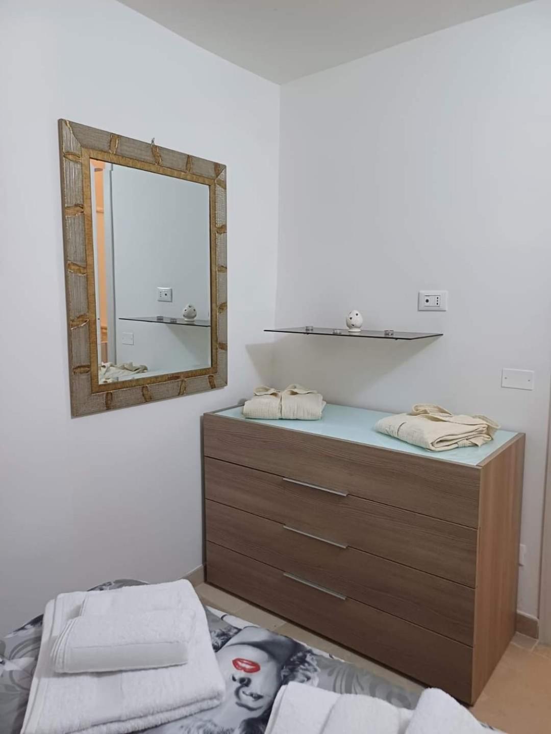 Suite 800 Остуни Екстериор снимка
