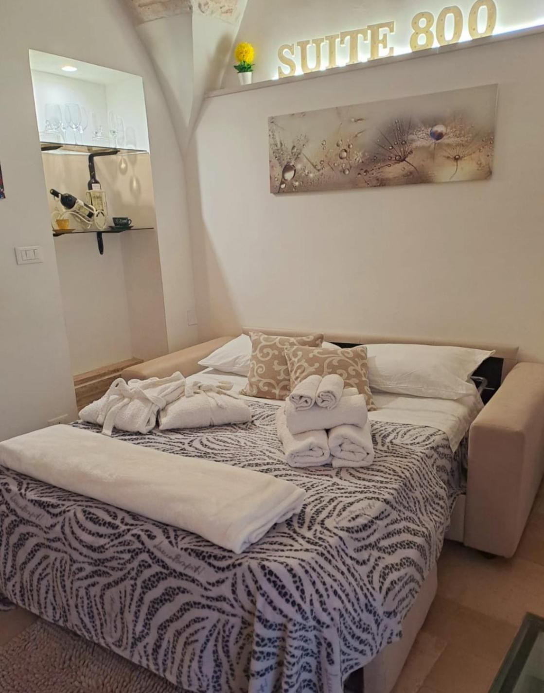 Suite 800 Остуни Екстериор снимка